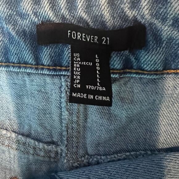 FOREVER 21 Light Denim Raw Hem Mini Skirt Women’s Size Large - Picture 3 of 3